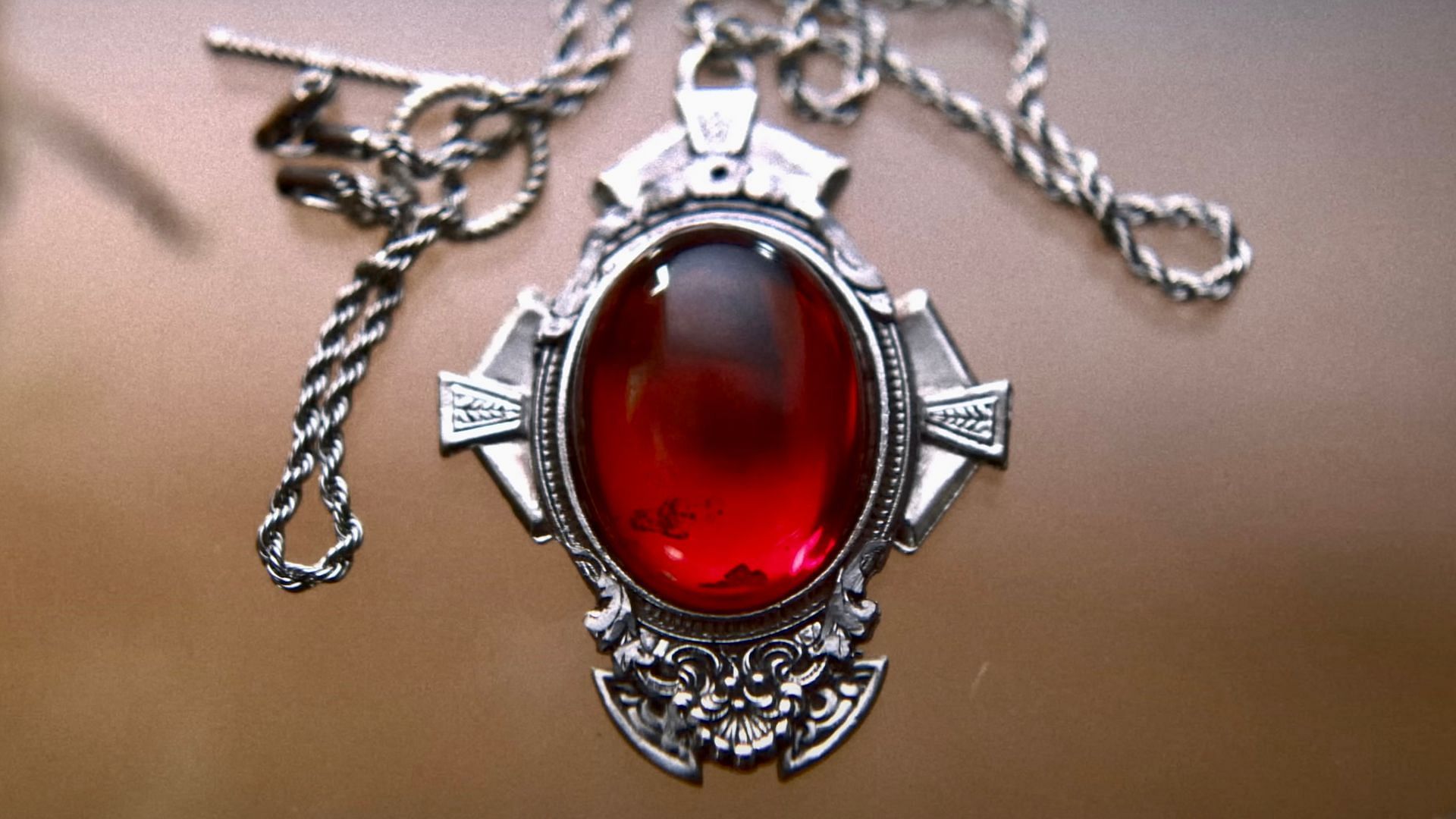 The ending of The Curse of the Necklace does not suggest that the necklace is destroyed (Image via YouTube/ Warner Bros. Entertainment)
